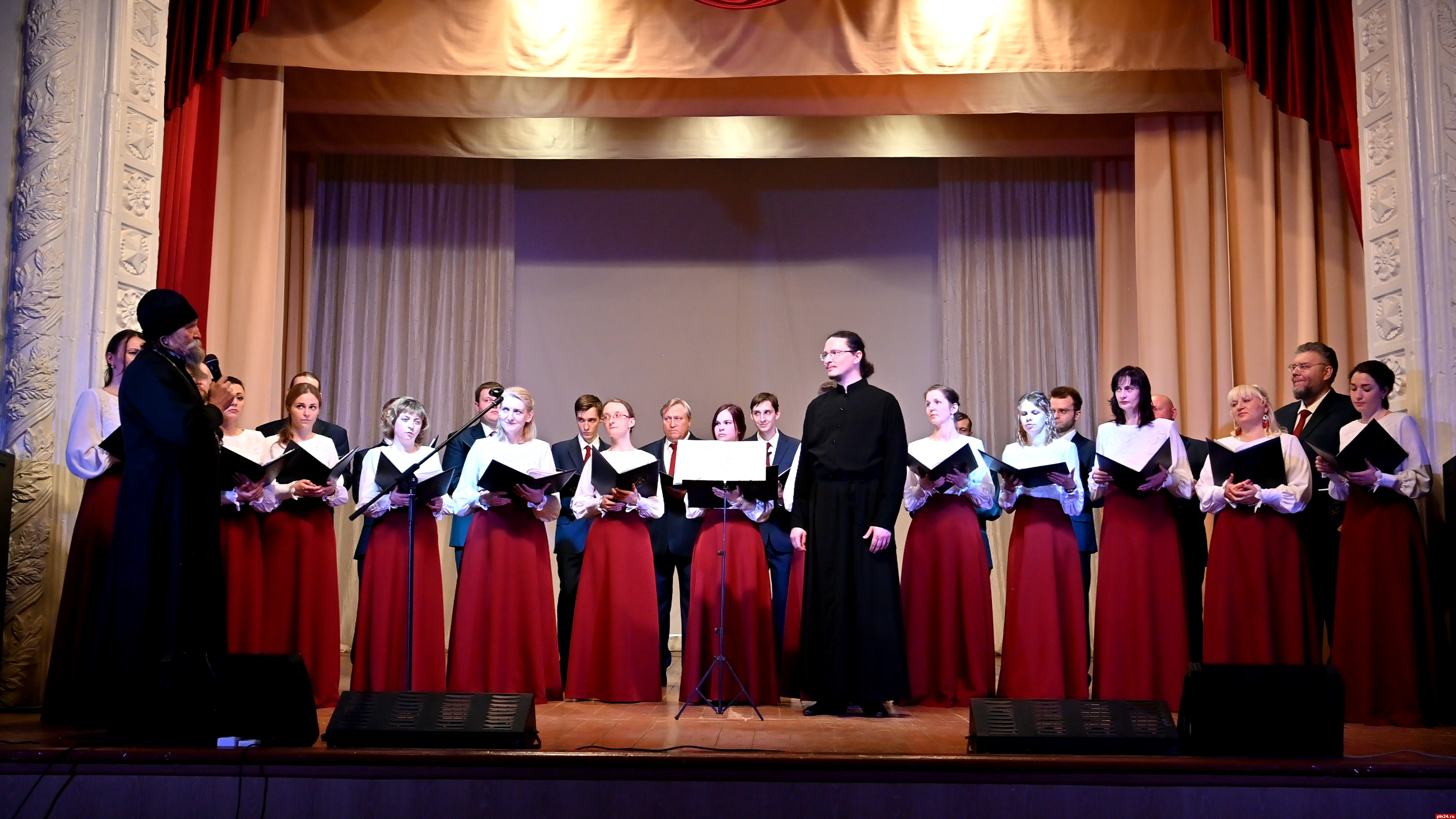 Архиерейский хор Псково-Печерского монастыря