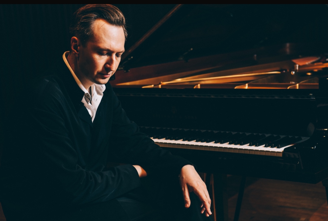Сергей Каспров, фортепиано