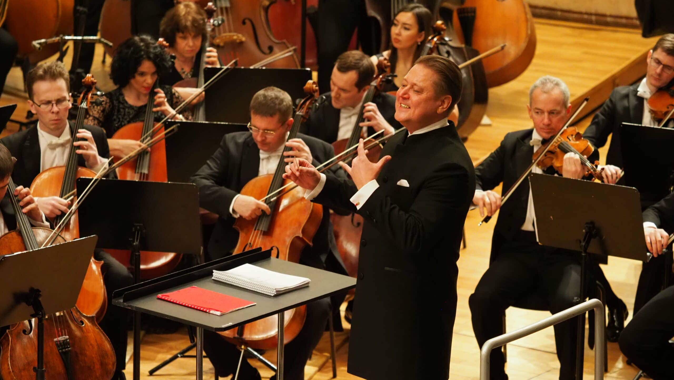 Д. Коган, (скрипка), ГАСО РТ, А. Сладковский (дирижёр)